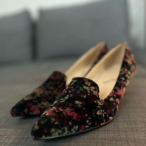 Bellini kitten heals- never worn. Beautiful floral pattern